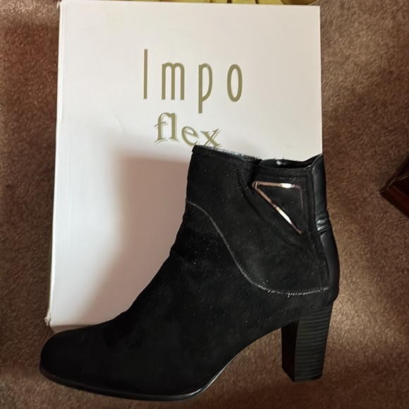 Boots - Picture 1 of 4